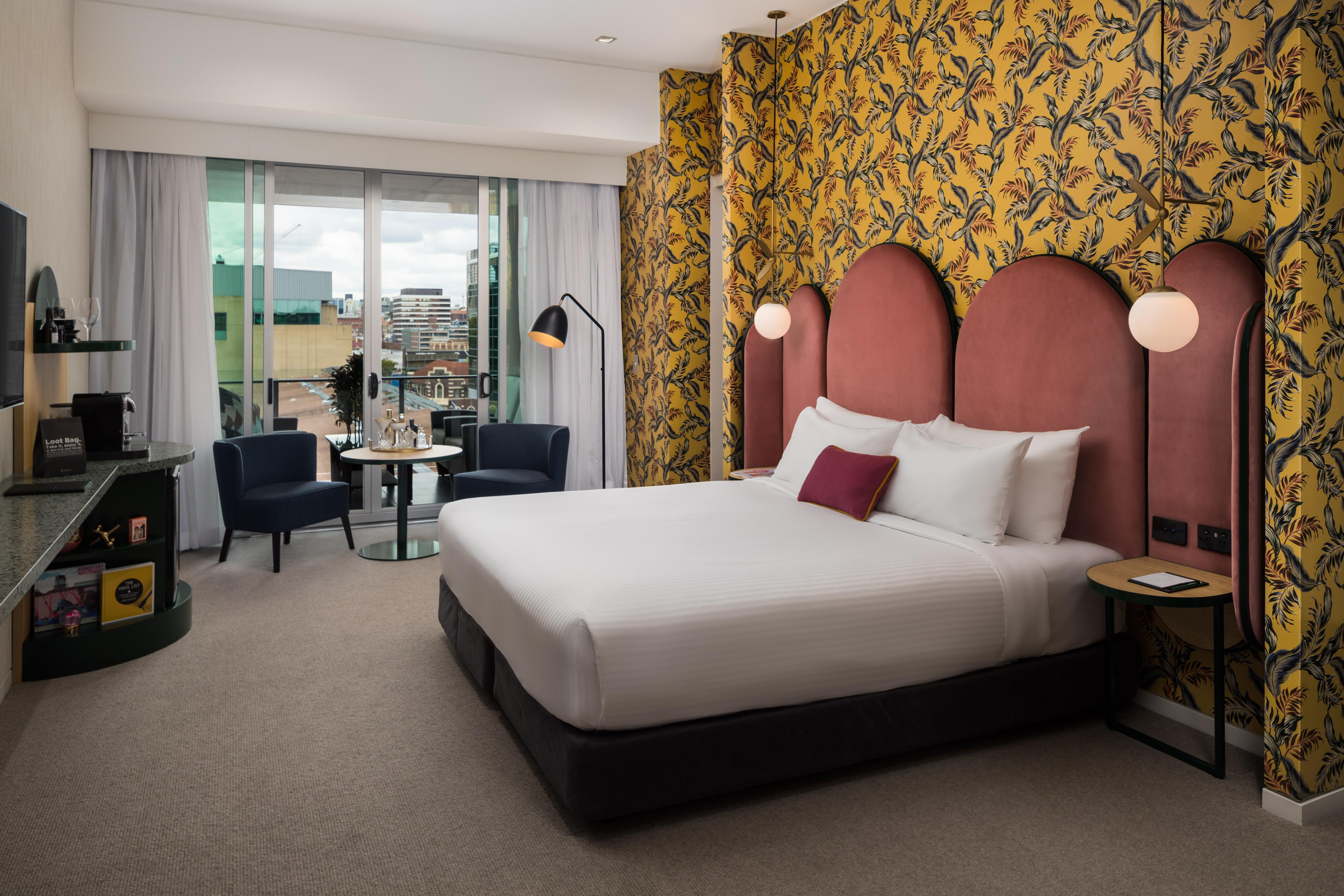 Ovolo The Valley Brisbane Bagian luar foto A room at the hotel
