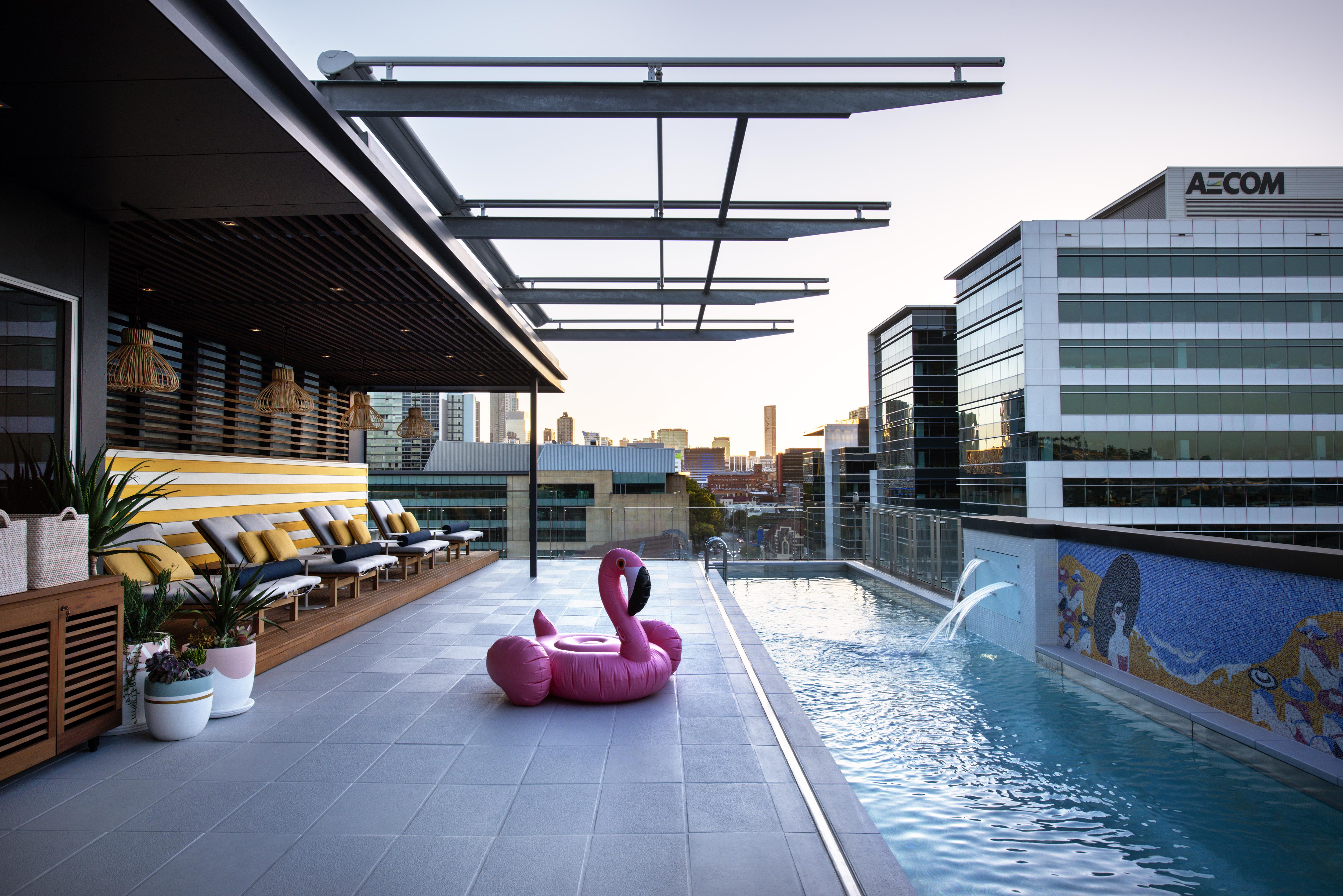 Ovolo The Valley Brisbane Bagian luar foto Rooftop pool at the Hotel