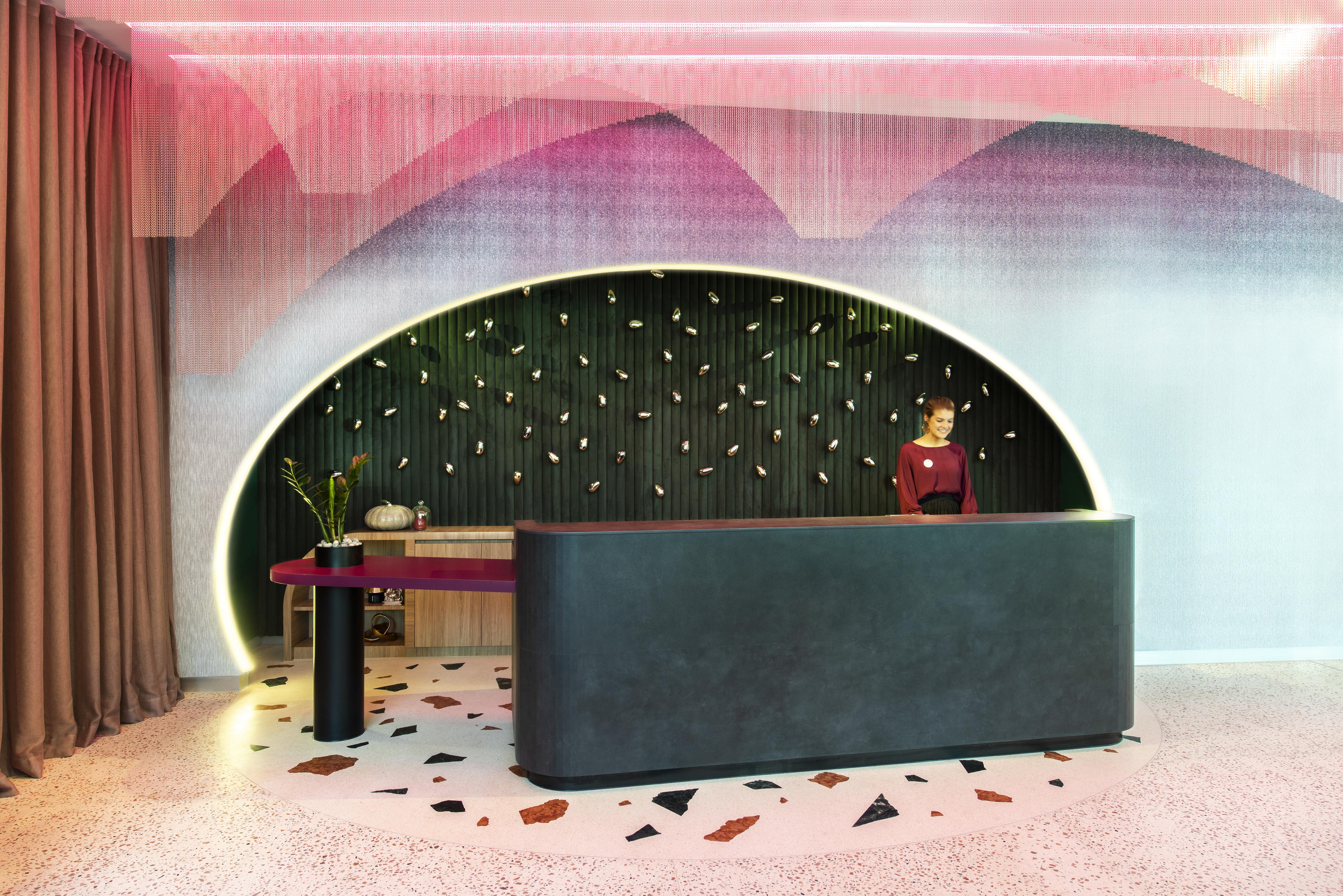 Ovolo The Valley Brisbane Bagian luar foto The reception desk at the hotel