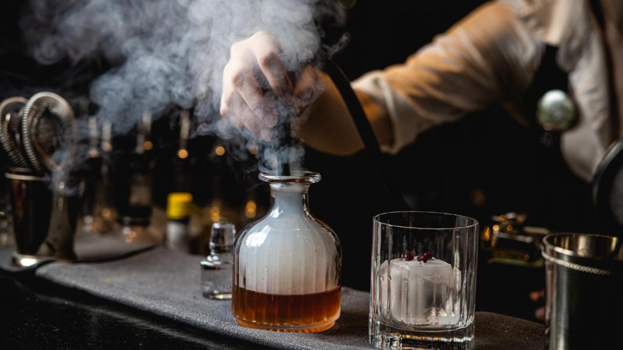 Ovolo The Valley Brisbane Bagian luar foto Smoke being used in a cocktail