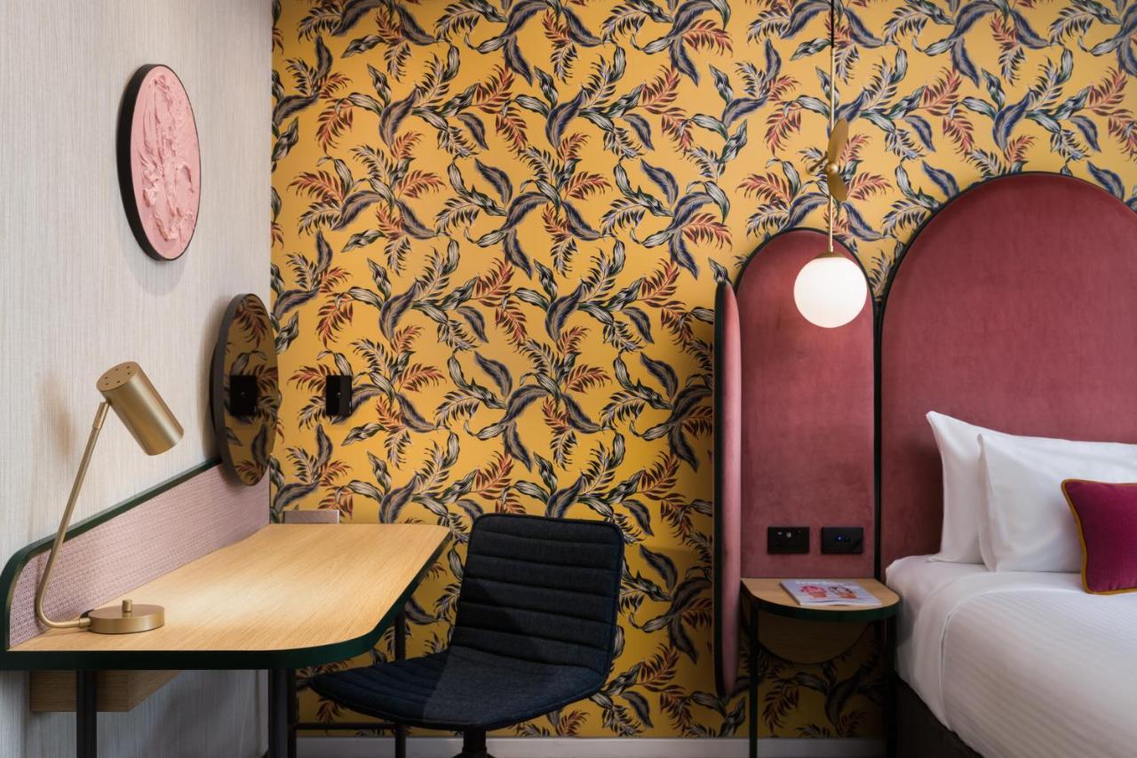 Ovolo The Valley Brisbane Bagian luar foto A room at the hotel